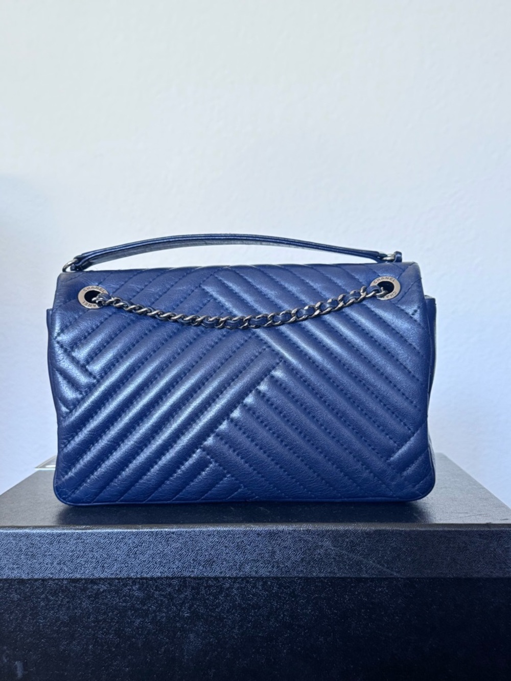 Chanel Small CC Flap Chevron Navy Blue Lambskin Ruthenium Hardware - Picture 4 of 11